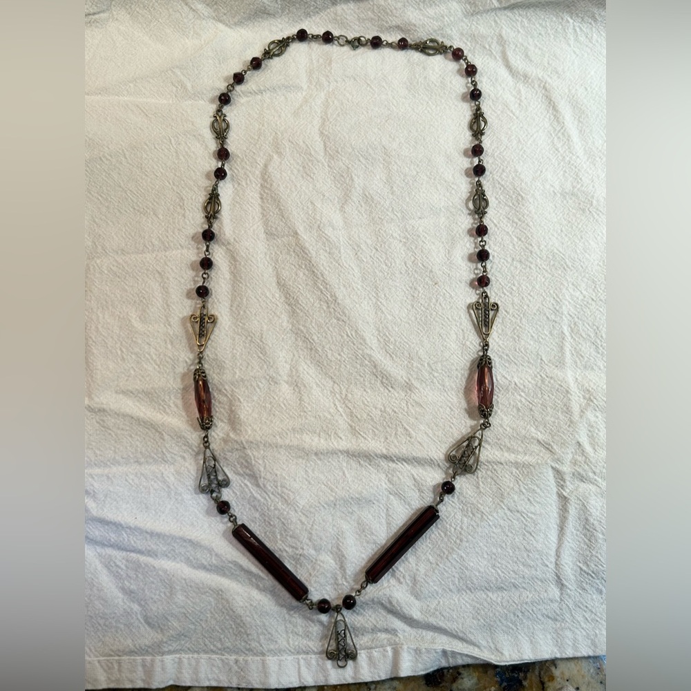 Vintage Elegant Silver and Purple Necklace